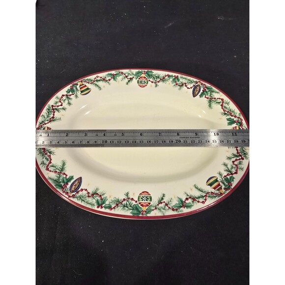 Pfaltzgraff Holiday Garland Christmas Oval Serving Platter – 14" Holly, Ornament - Picture 5 of 5